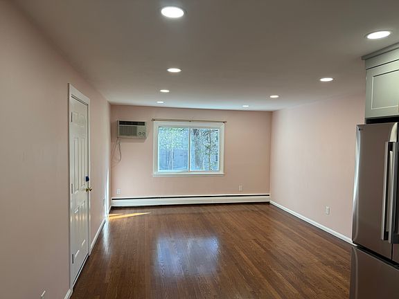 2nd image of 35 Jacqueline Rd APT C