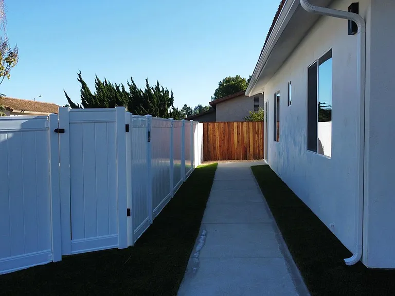Path to master suite.