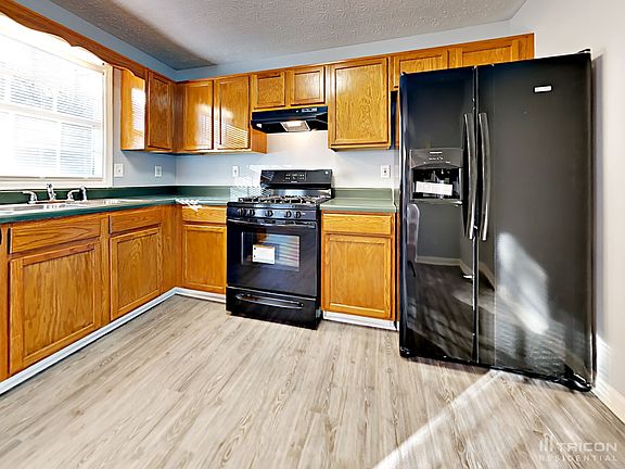 5th image of 207 Burton Dr