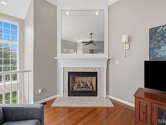 3rd image of 386 Shetland Valley Ct