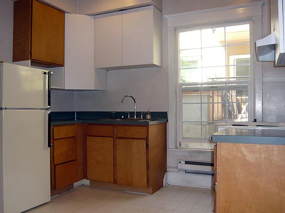 5th image of 1413 Queen Anne Ave N APT 8