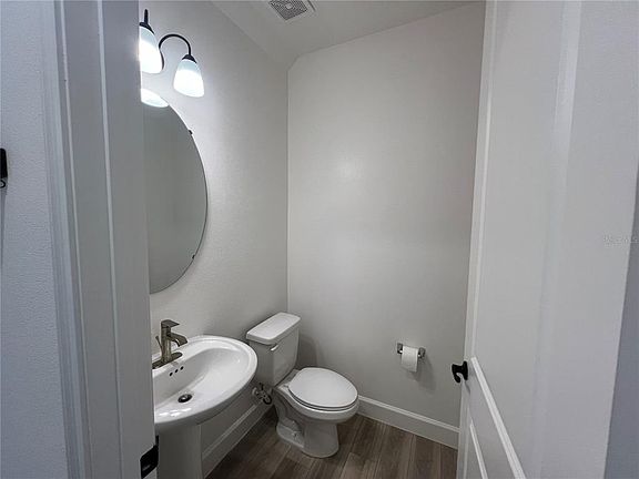 5th image of 931 SIGNET DRIVE