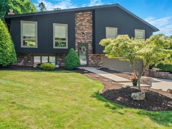 5508 Mercedes Dr, Pittsburgh, PA 15236