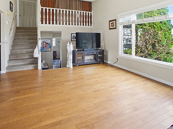 5th image of 2353 Tranquille Rd