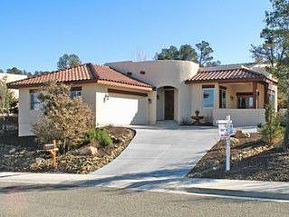 1st image of 877 Whispering Oak Dr