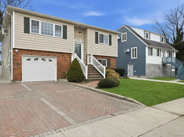 557 Southside Avenue, Freeport, NY 11520