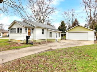 1511 W Oakland Ave, Bloomington, IL 61701