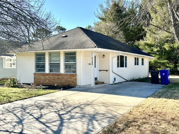 2196 Mt Carmel Boulevard, Toms River, NJ 08753