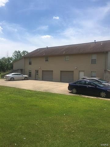 2nd image of 2960 Shamrock Cir
