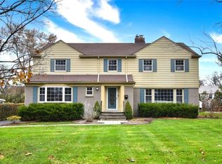 22055 S Woodland Rd, Shaker Hts, OH 44122