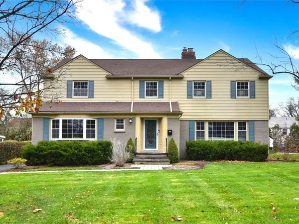22055 S Woodland Rd, Shaker Hts, OH 44122