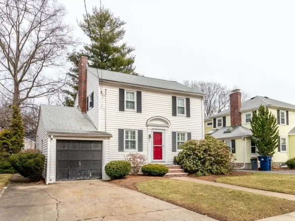 39 Chellman St, West Roxbury, MA 02132