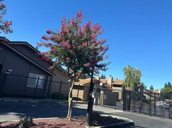 4005 Dale Rd APT F, Modesto, CA 95356