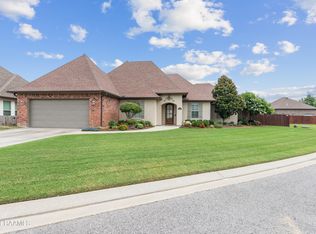 402 Copper Ridge Dr, Youngsville, LA 70592