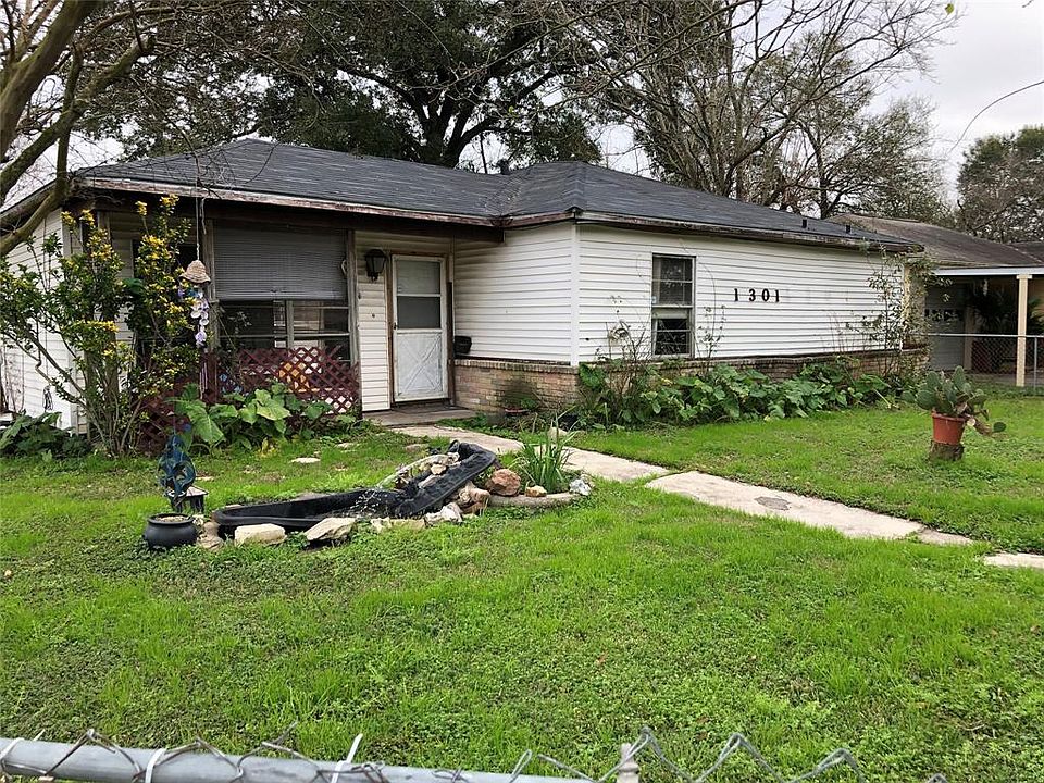 1st image of 1301 Cedarwood Dr