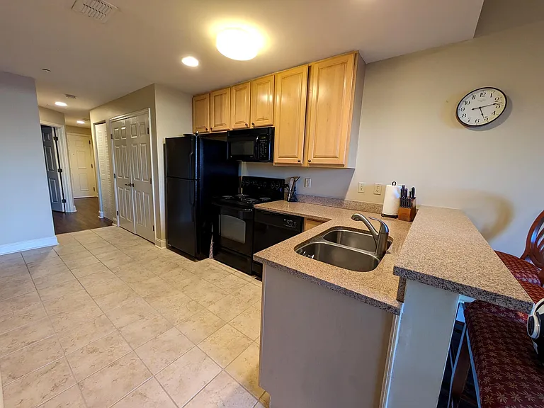 215 W College Ave #513 — Photo 13