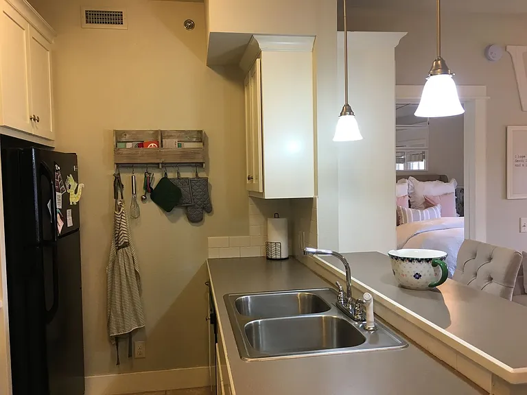 705 W Douglas St — Photo 20