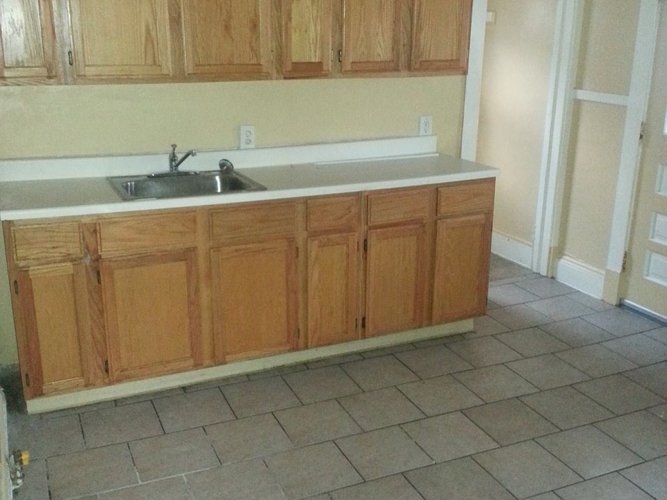 2nd image of 12320 Locke Ave