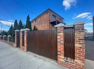 69-02 Juniper Valley Rd, Middle Village, NY 11379