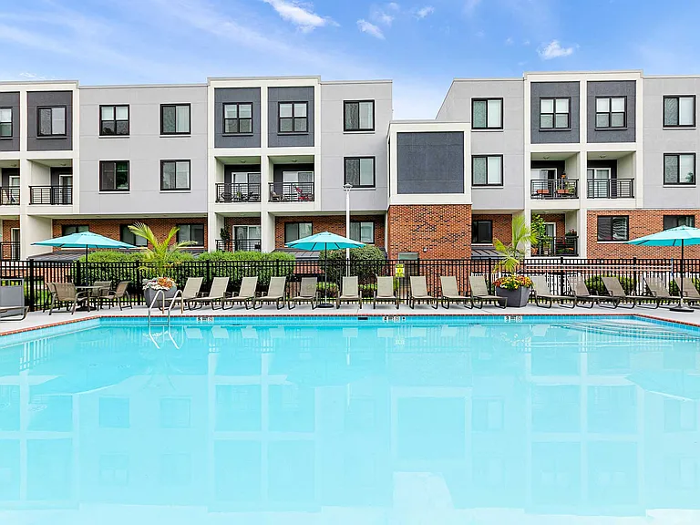 River Club Apartments — Photo 28