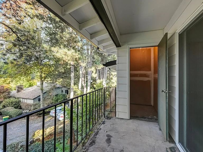 36-web-or-mls- SW Hall Blvd-036
