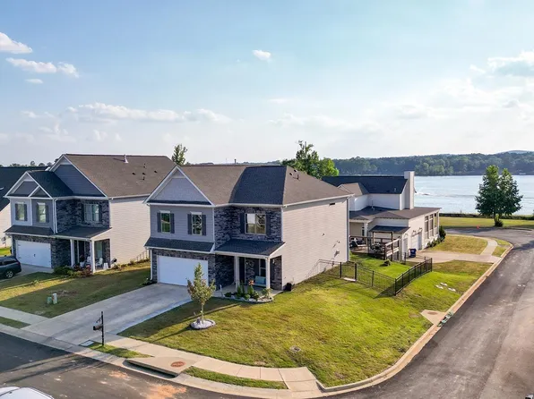 3215 Boardwalk Ln, Pell City, AL 35128