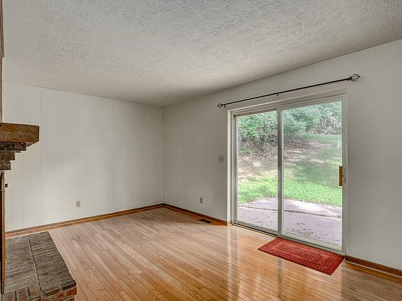 5th image of 21 Patricia Ct