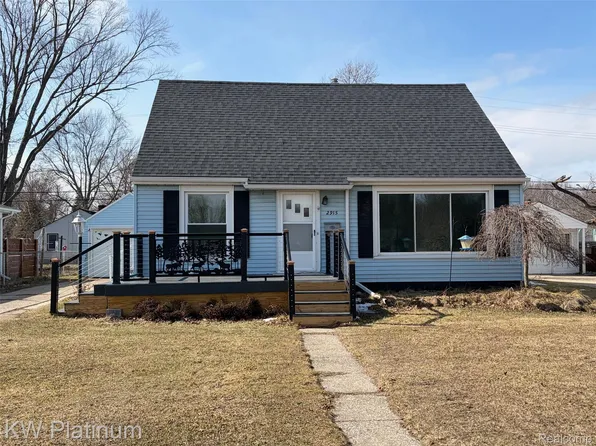 2915 10th Ave, Port Huron, MI 48060