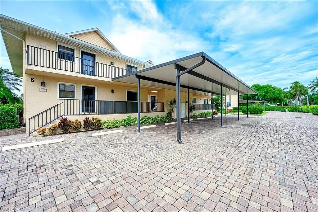 2 bed, 2.0 bath, 1450 sqft, $3,000 — Photo 2