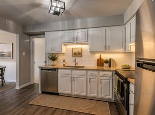 32023 W 14 Mile Rd, Farmington, MI 48334