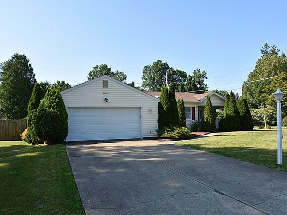3rd image of 1099 Carmont Dr