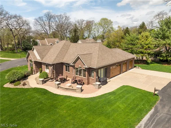 4101 Cove Cir NW, Canton, OH 44708