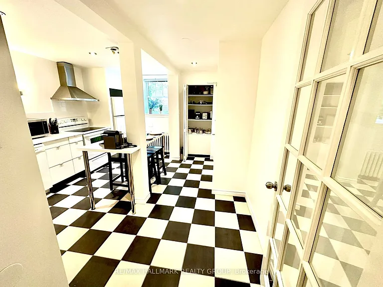 34 Lavergne St #1 — Photo 7