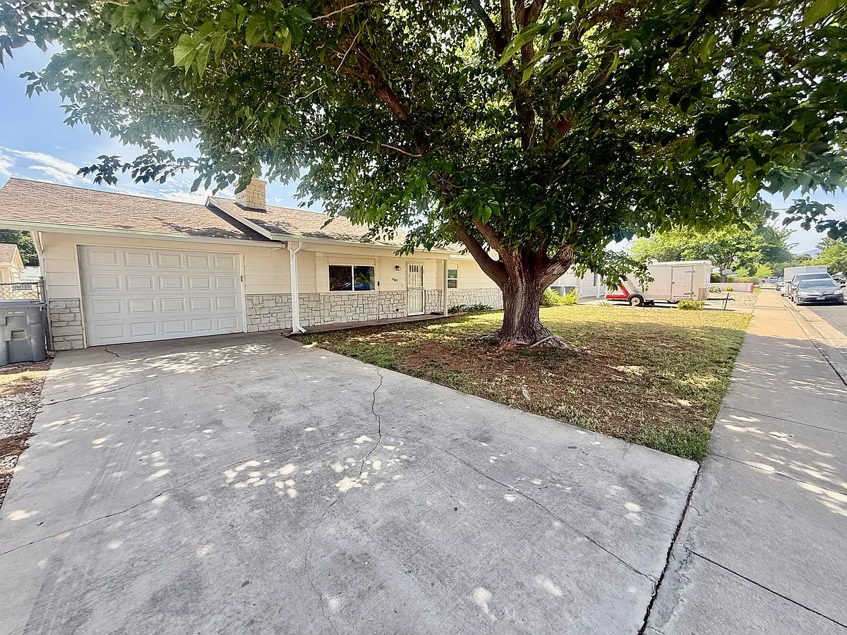 Building Photo - 2687 W Red Mountain Dr