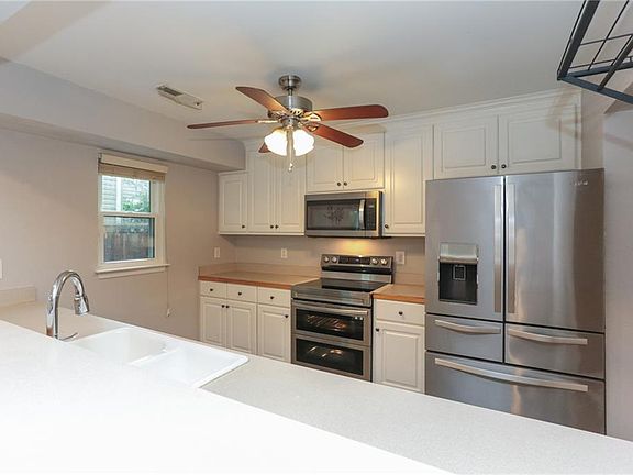 4th image of 718 14th St APT B