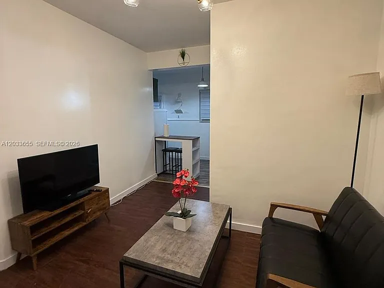 8420 Byron Ave #6 — Photo 1