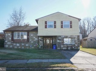 470 Pinewood Rd, Philadelphia, PA 19116