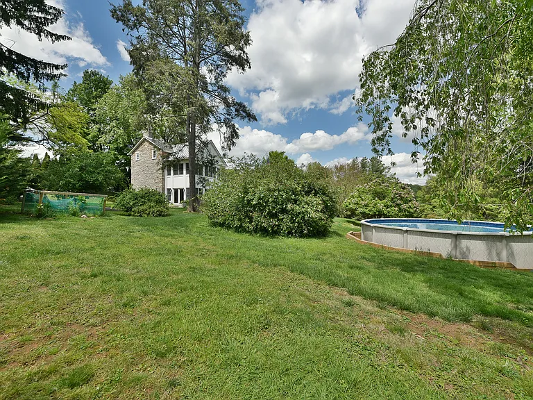 966 Paige Ct — Photo 58