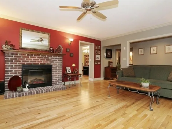 5214 12th Ave, Delta, BC V4M 2A8