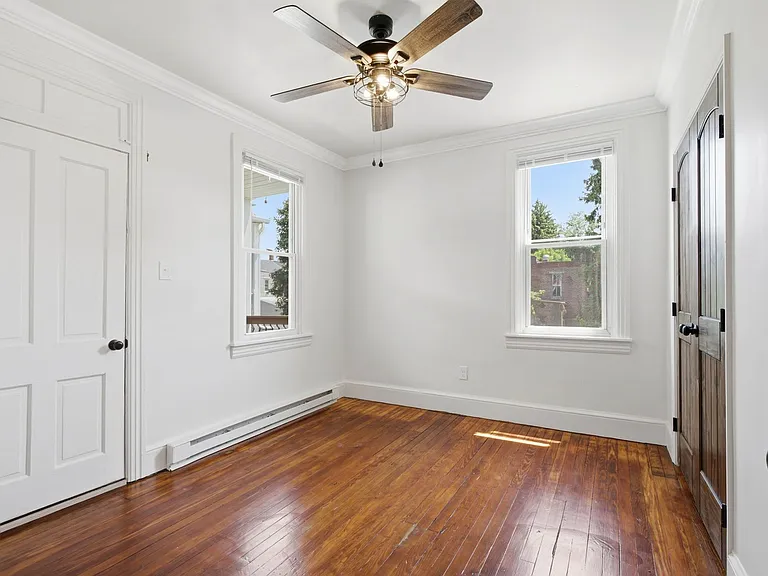642-644 Walnut St — Photo 10