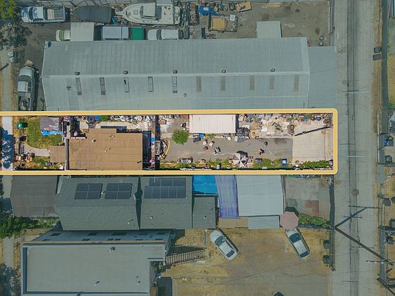 3rd image of 3040 National Ave