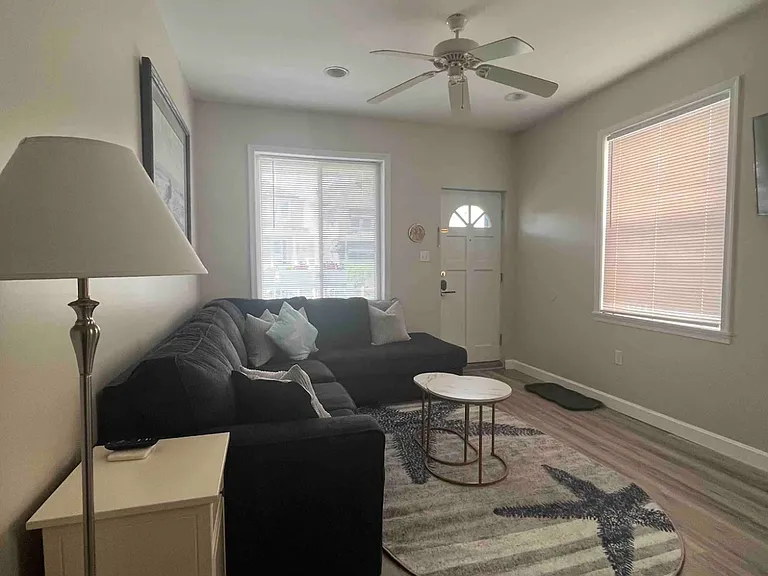925 Central Ave #A — Photo 2