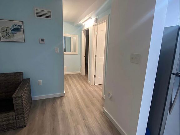 5th image of 239 N Citrus St #A