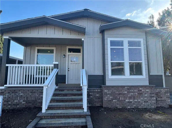 15601 S B St #12, Tustin, CA 92780