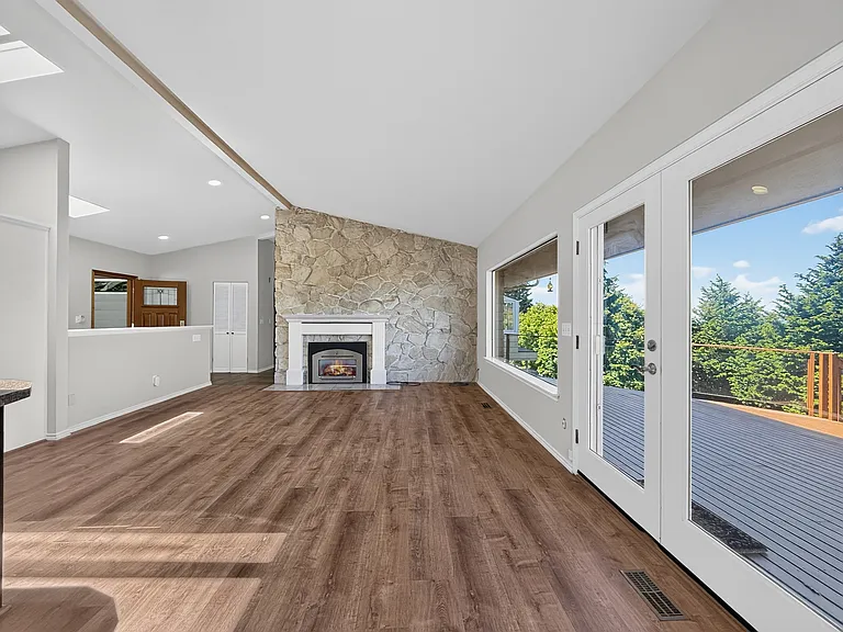 16706 SE 44th St — Photo 7
