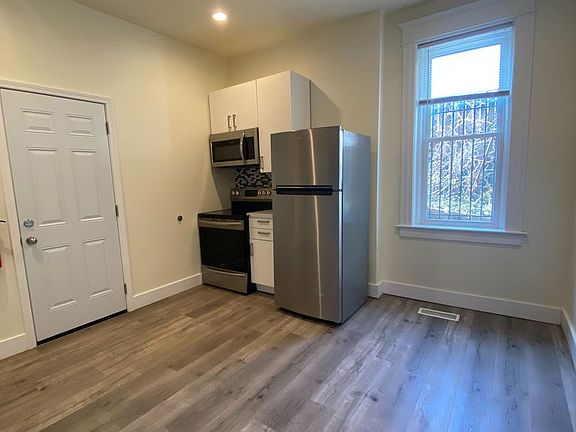 3rd image of 544 E 9th Ave Unit 1