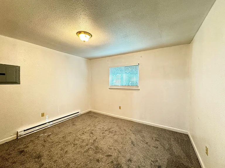2148 Primrose Dr #4 — Photo 17