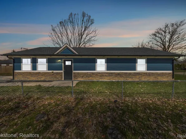 27720 Byron St, Farmington Hills, MI 48336