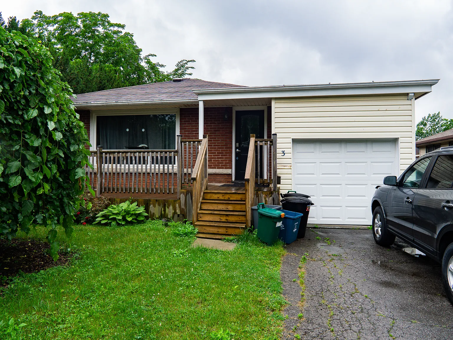 3 Glengarry Road Lower Unit — Photo 2