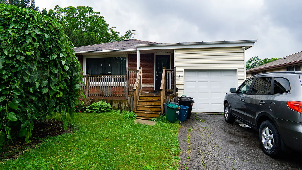 Building Photo - 3 Glengarry Rd #LOWER